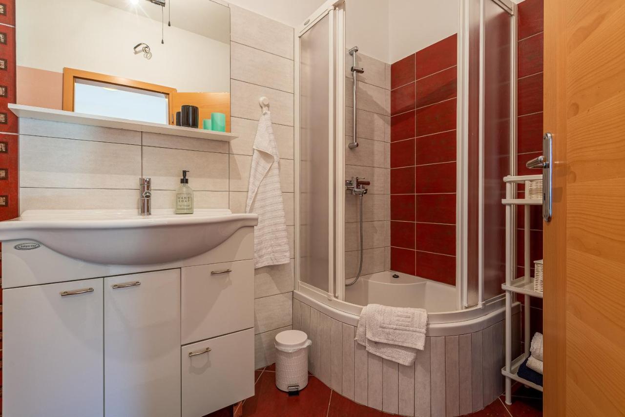 Apartment Brgacelj Kali Εξωτερικό φωτογραφία